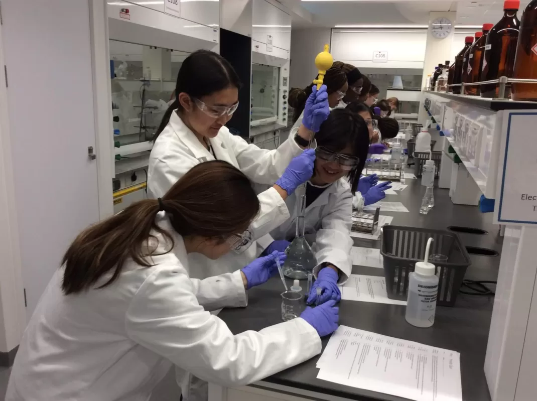 Year 11 Chemists Visit Oxford University