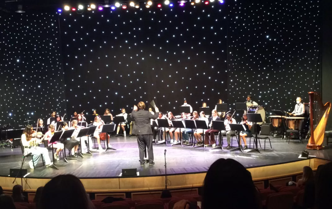 Musicians light up the stage at Anything Goes summer concert