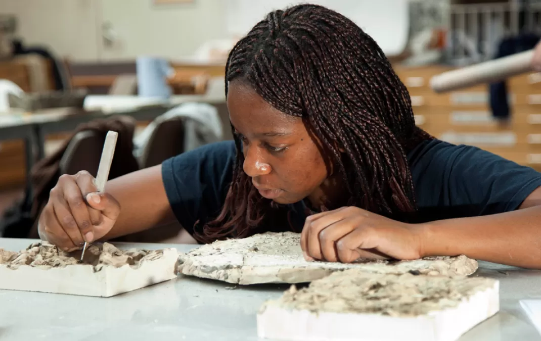 Expert-led casting workshop expands Sixth Form art and textiles students’ artistic avenues
