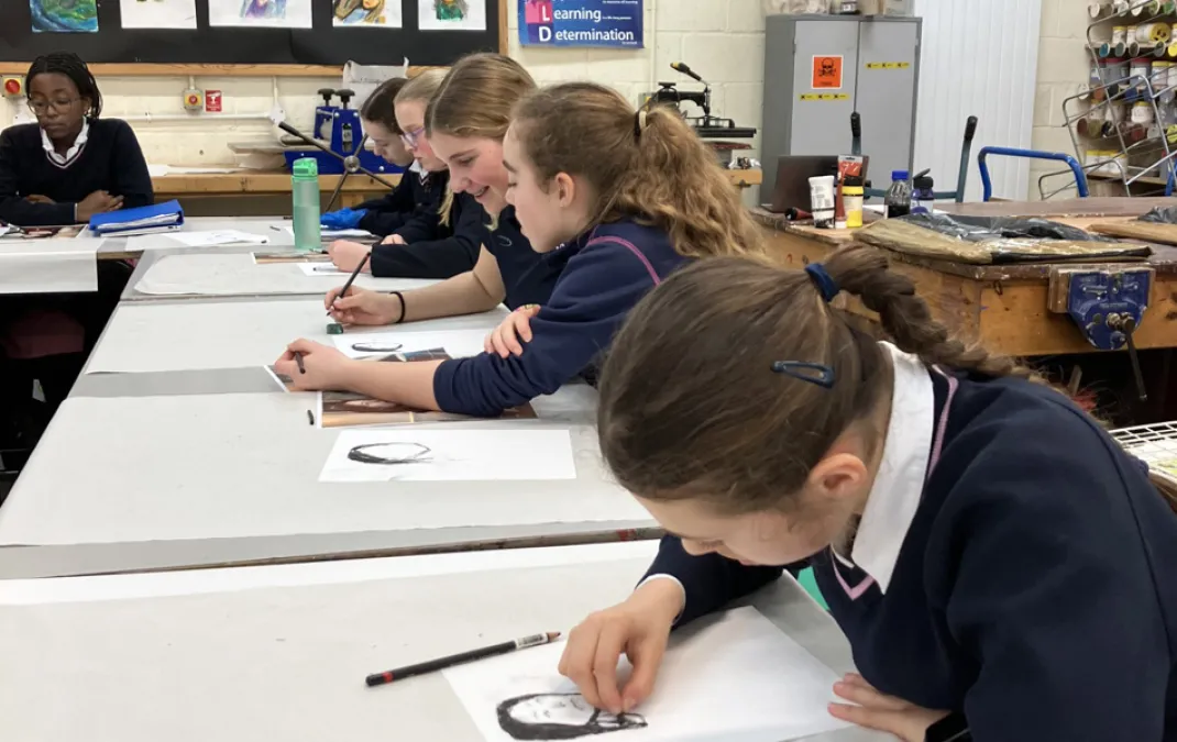 Students learn portraiture techniques used by artists Sargent and Beaux