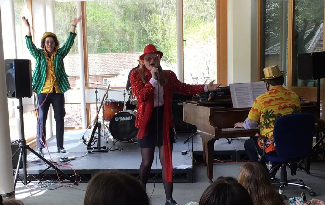 Live Lounge lunchtime concerts return