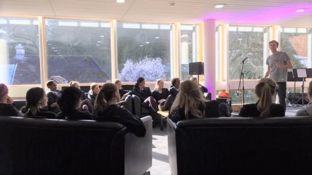 World champion poet performs at Woldingham