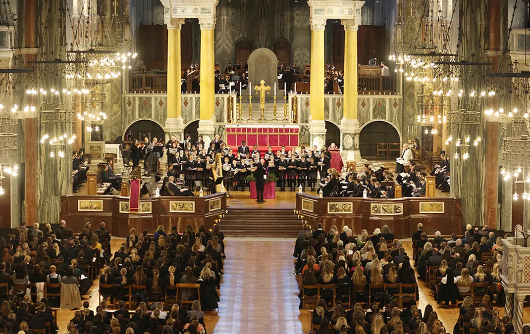 Woldingham’s carol service fills Westminster Cathedral with beautiful music in celebration of Christmas