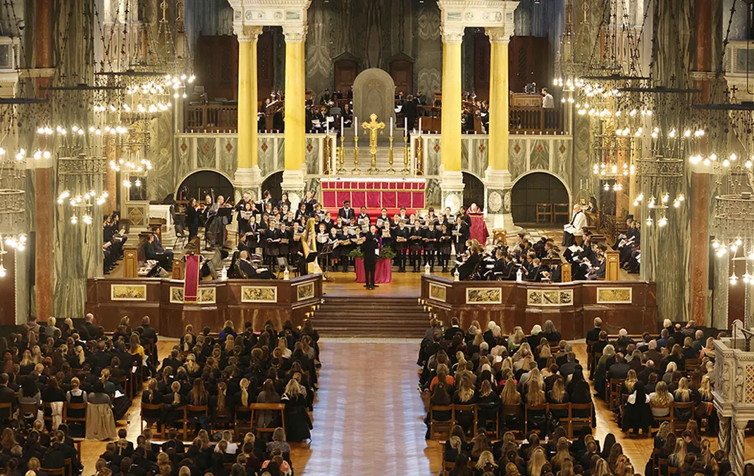 Woldingham’s carol service fills Westminster Cathedral with beautiful music in celebration of Christmas
